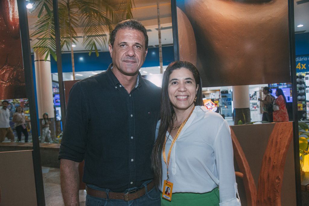 Wellington Oliveira E Elirdes Costa