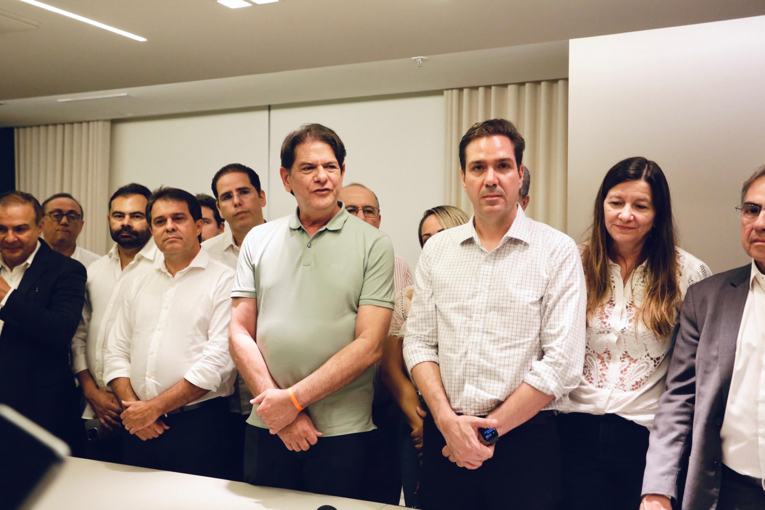 Grupo de Cid Gomes marca reunião com prefeitos e deputados para terça-feira em Fortaleza