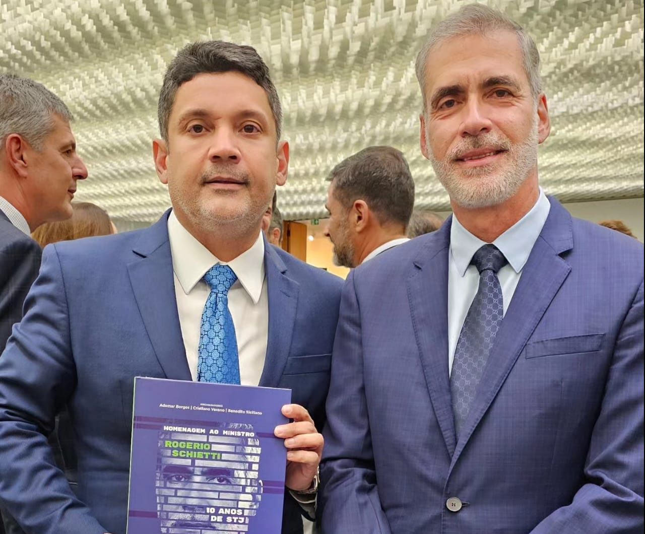Bruno Queiroz participa de lançamento do livro em homenagem aos 10 anos de atuação do ministro Rogério Schietti no STJ Bruno Queiroz participa de lançamento do livro em homenagem aos 10 anos de atuação do ministro Rogério Schietti no STJ