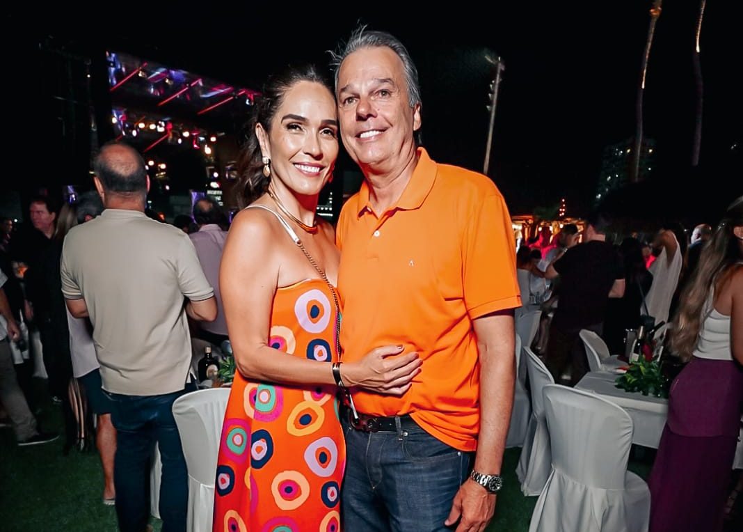 Ernani Prudente comemora seu aniversário em meio aos agitos do Sunset de Paulo Benevides no Iate Clube