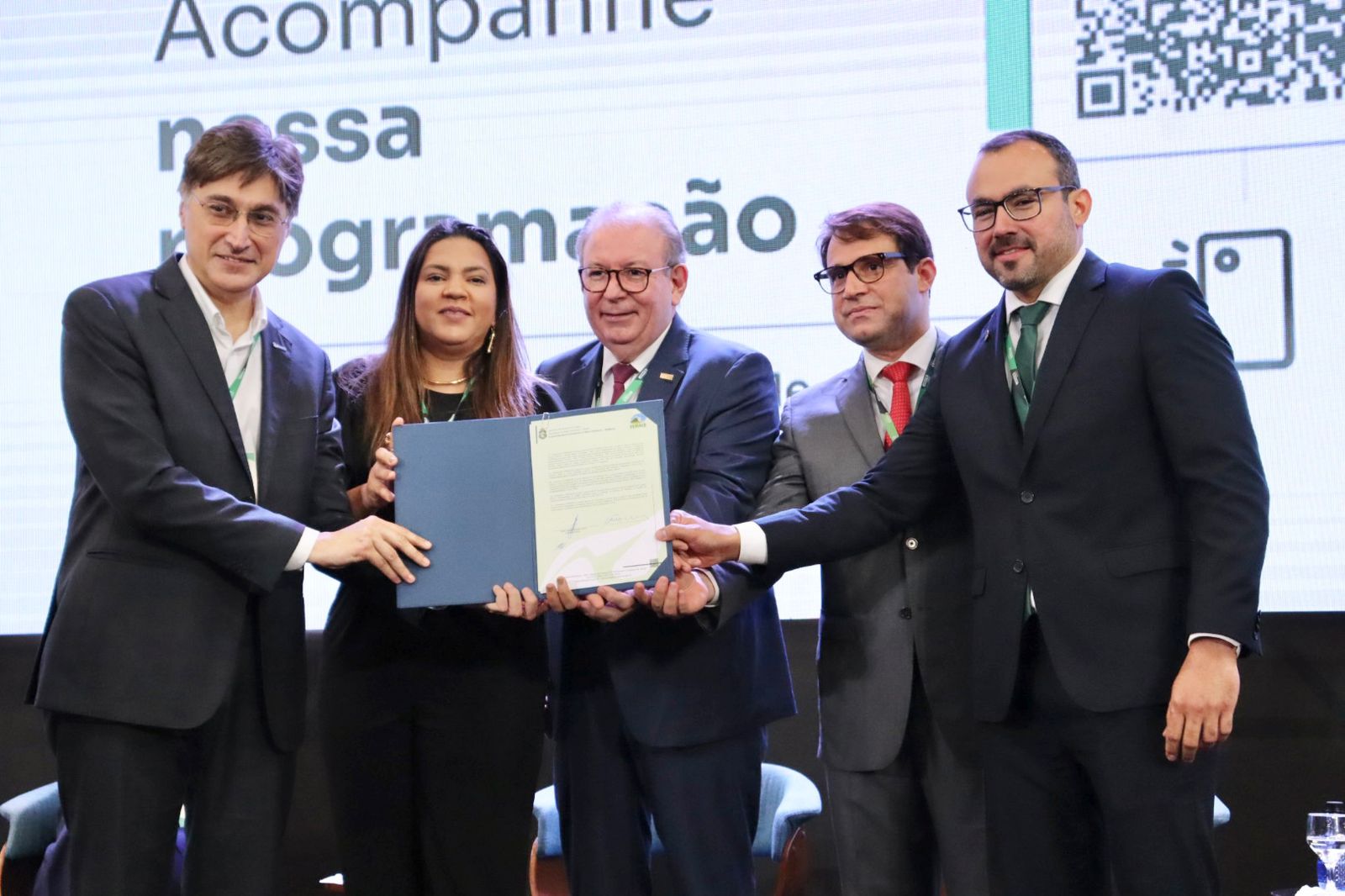 Semace entrega licença prévia do Hub de Hidrogênio Verde ao Complexo do Pecém Semace entrega licença prévia do Hub de Hidrogênio Verde ao Complexo do Pecém