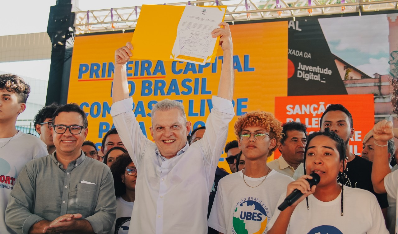 Lei do Passe Livre Estudantil em Fortaleza é sancionada por Sarto nesta quinta-feira
