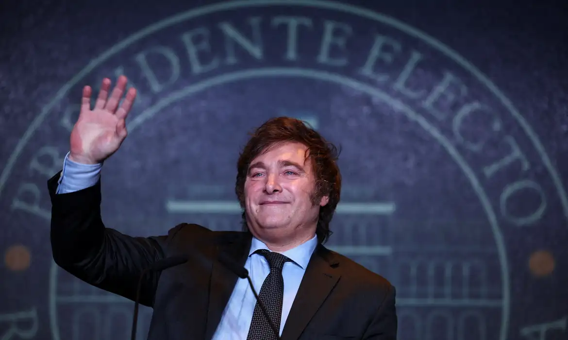 Ultradireitista Javier Milei é eleito novo presidente da Argentina
