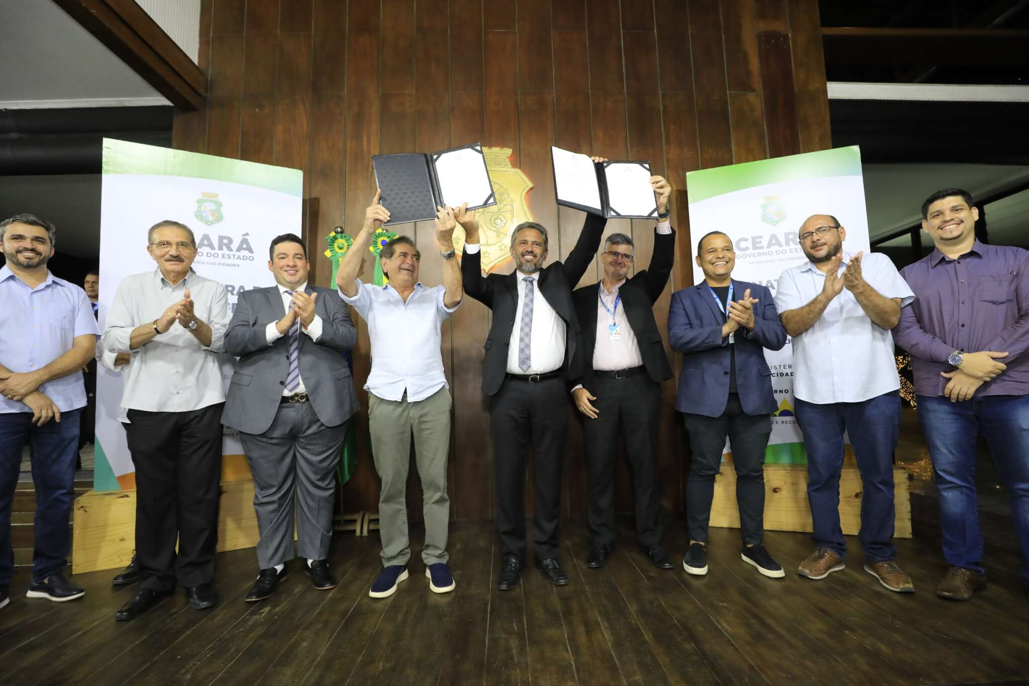 Elmano envia à Alece mensagem que garante moradia para mais de 4 mil pessoas em Fortaleza Elmano envia à Alece mensagem que garante moradia para mais de 4 mil pessoas em Fortaleza