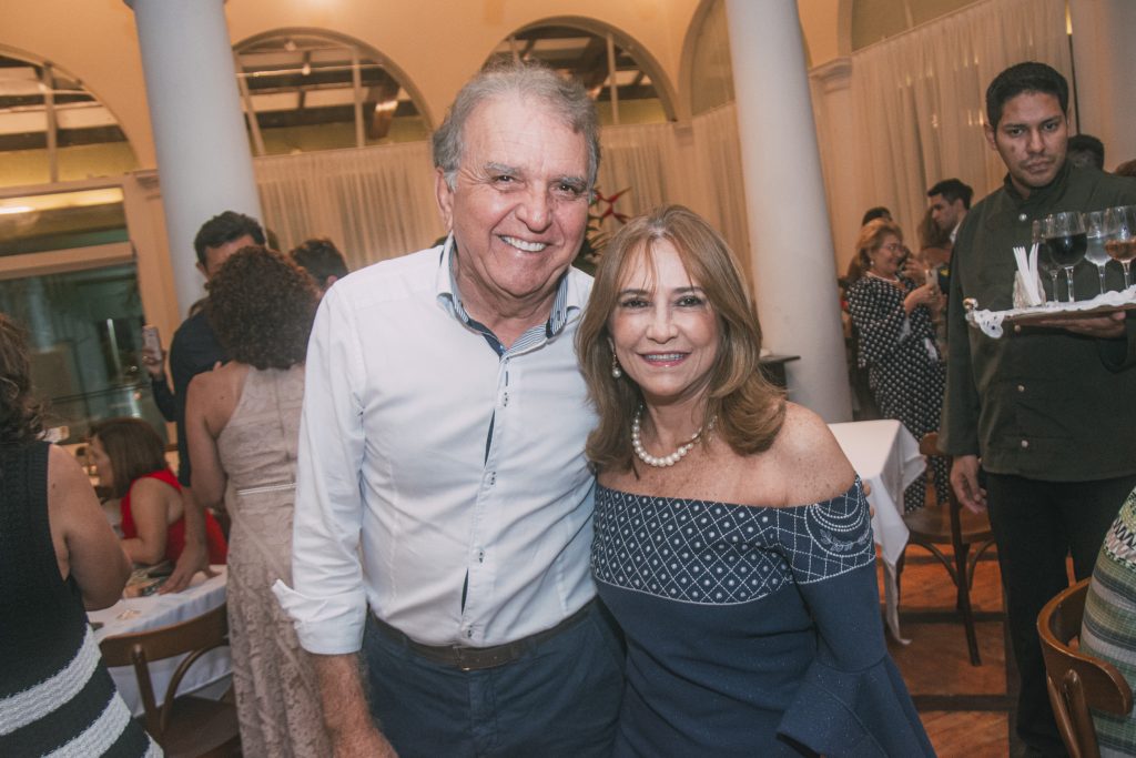 Antonio E Valeria Camara