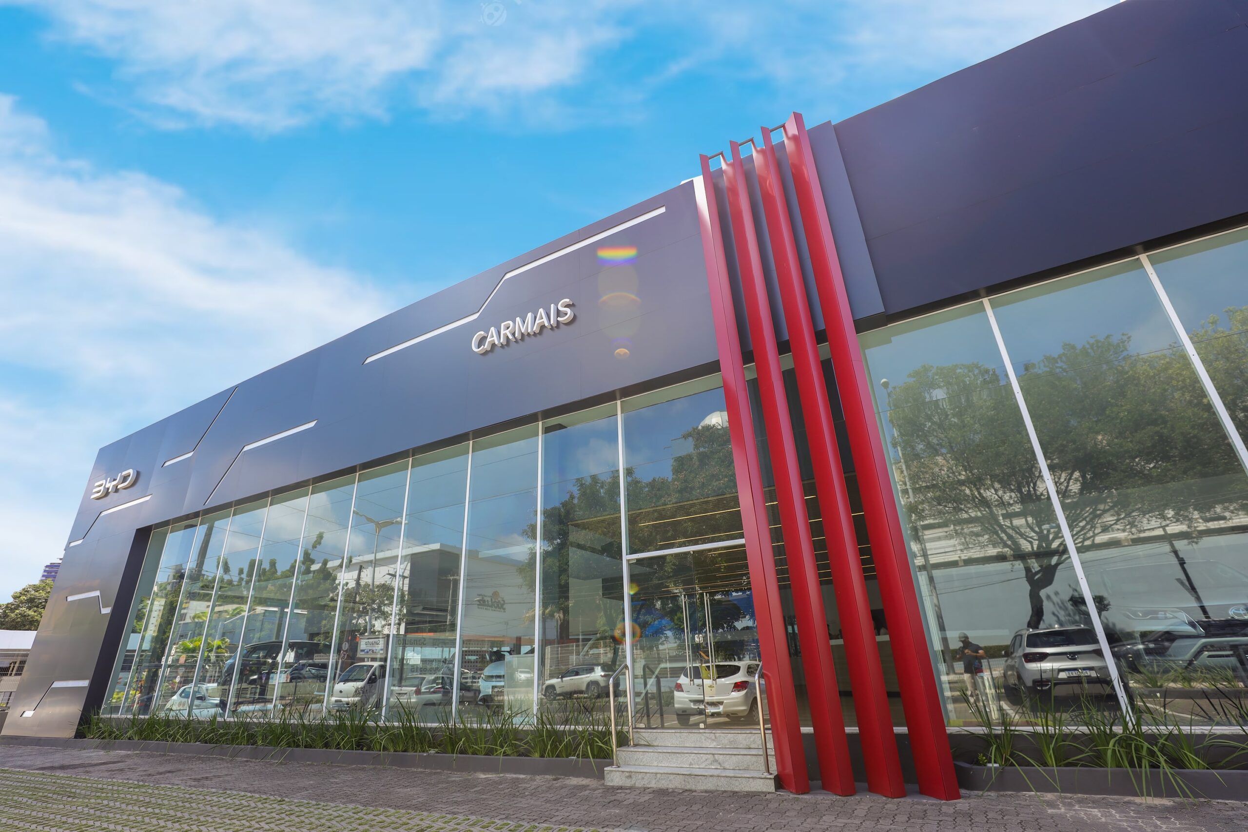 Com mais de 300 mil veículos comercializados, Grupo Carmais chega aos 50 anos na liderança do setor automotivo do Ceará