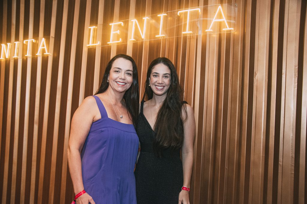 Daniela E Victoria Medeiros (1)