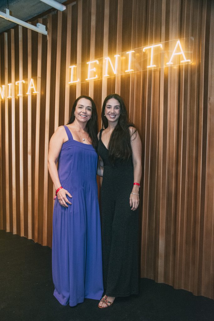 Daniela E Victoria Medeiros (2)