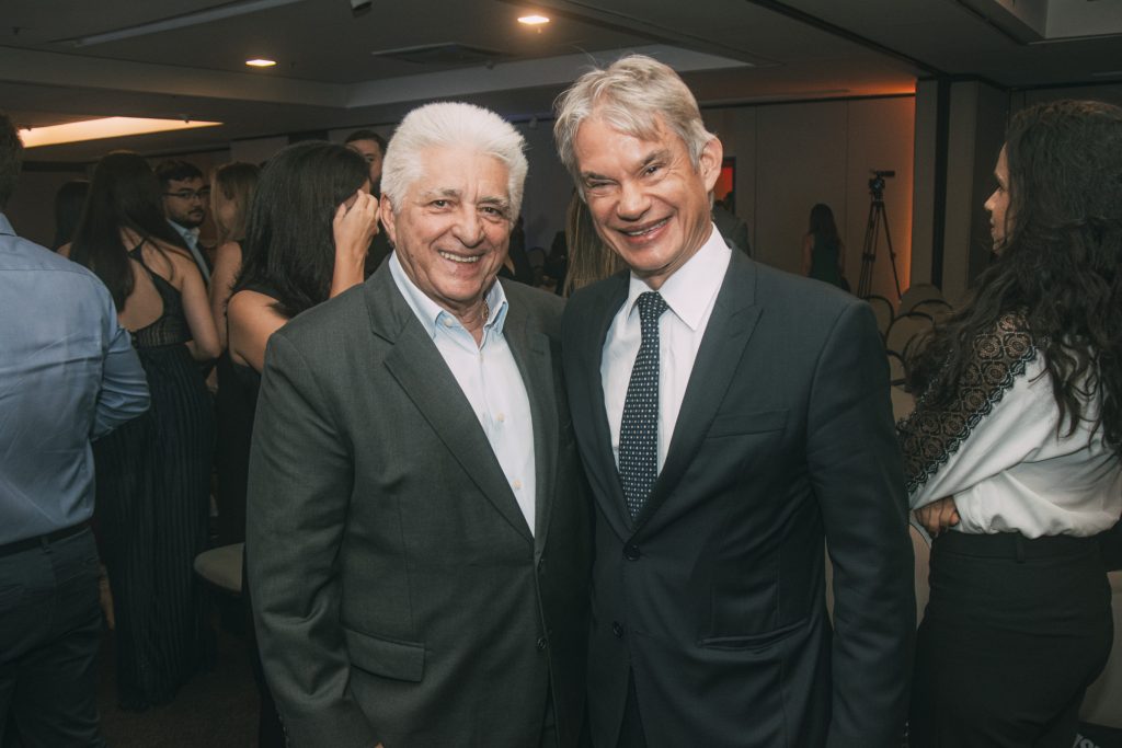 Deusmar Queiros E Schubert Machado