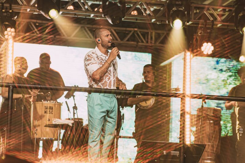 Party Wear - Lenita Fashion Music apresenta coleção de final de ano com show inédito de Diogo Nogueira