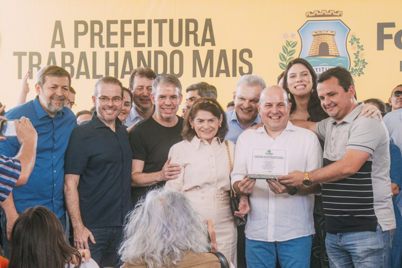 Prefeitura de Fortaleza - Sarto inaugura Escola de Tempo Integral Reitor Roberto Cláudio Frota Bezerra