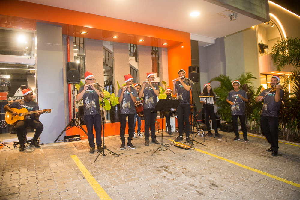 Exposição Dos Amigos Em Ação Na Alessandro Belchior Imóveis (3)