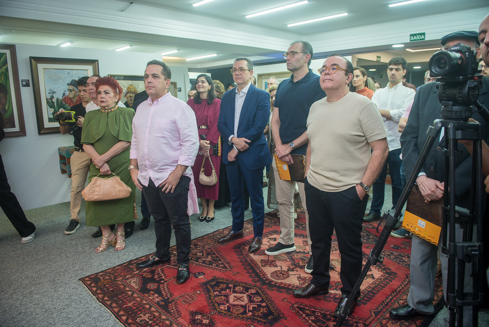 Exposição Dos Amigos Em Ação Na Alessandro Belchior Imóveis (30)