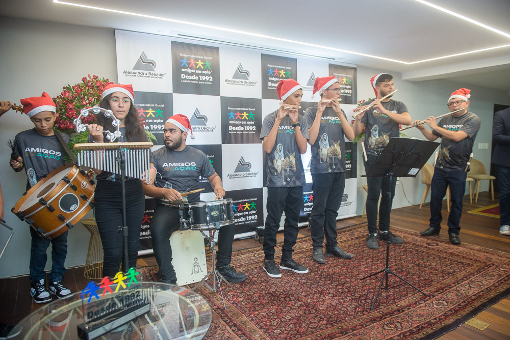 Exposição Dos Amigos Em Ação Na Alessandro Belchior Imóveis (32)