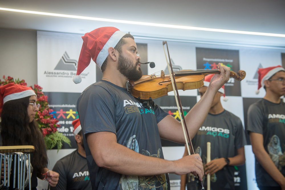 Exposição Dos Amigos Em Ação Na Alessandro Belchior Imóveis (36)