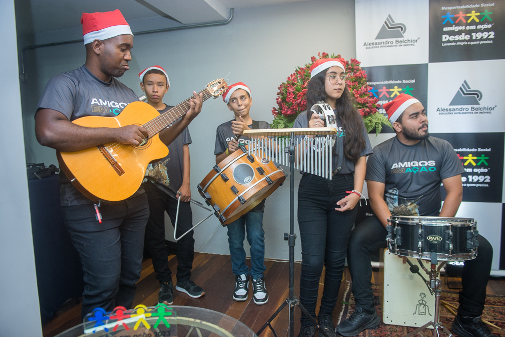 Exposição Dos Amigos Em Ação Na Alessandro Belchior Imóveis (38)