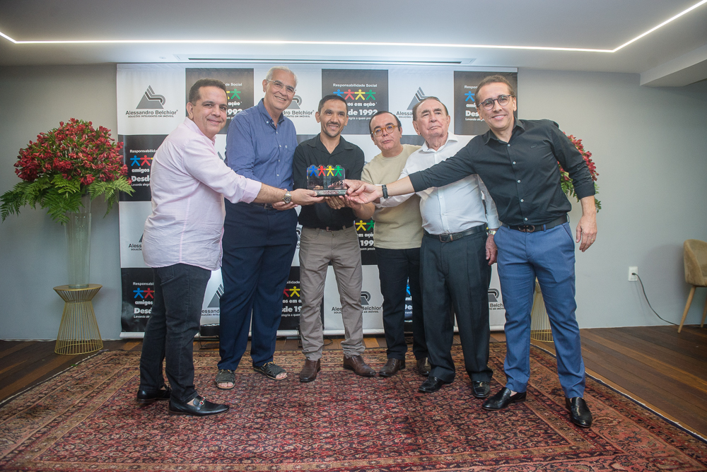 Exposição Dos Amigos Em Ação Na Alessandro Belchior Imóveis (61)