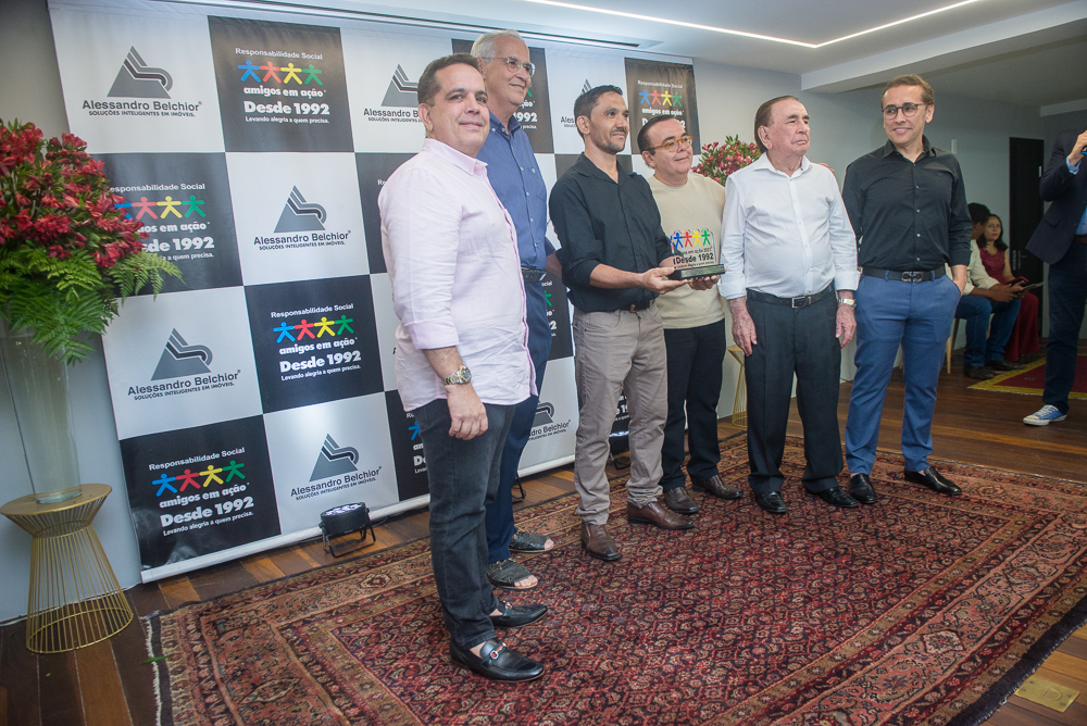 Exposição Dos Amigos Em Ação Na Alessandro Belchior Imóveis (63)