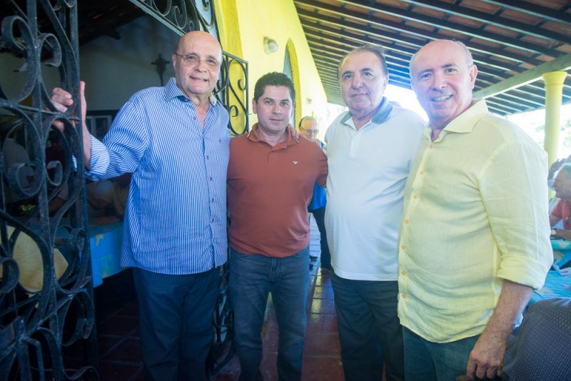 Escola Unidos do Natal - Dr. Sálvio Pinto é homenageado com o troféu Dr. Pompeu Vasconcelos no Natal de Lúcio Brasileiro