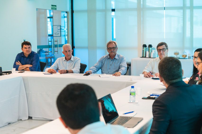 Fiec recebe deputado Danilo Forte e Grupo de Estudos para debater situação tributária no Brasil