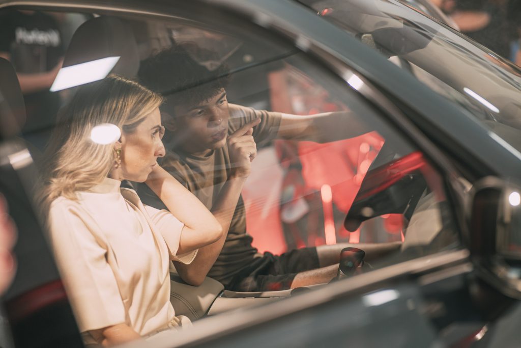 Gabriele E Lucas Correia