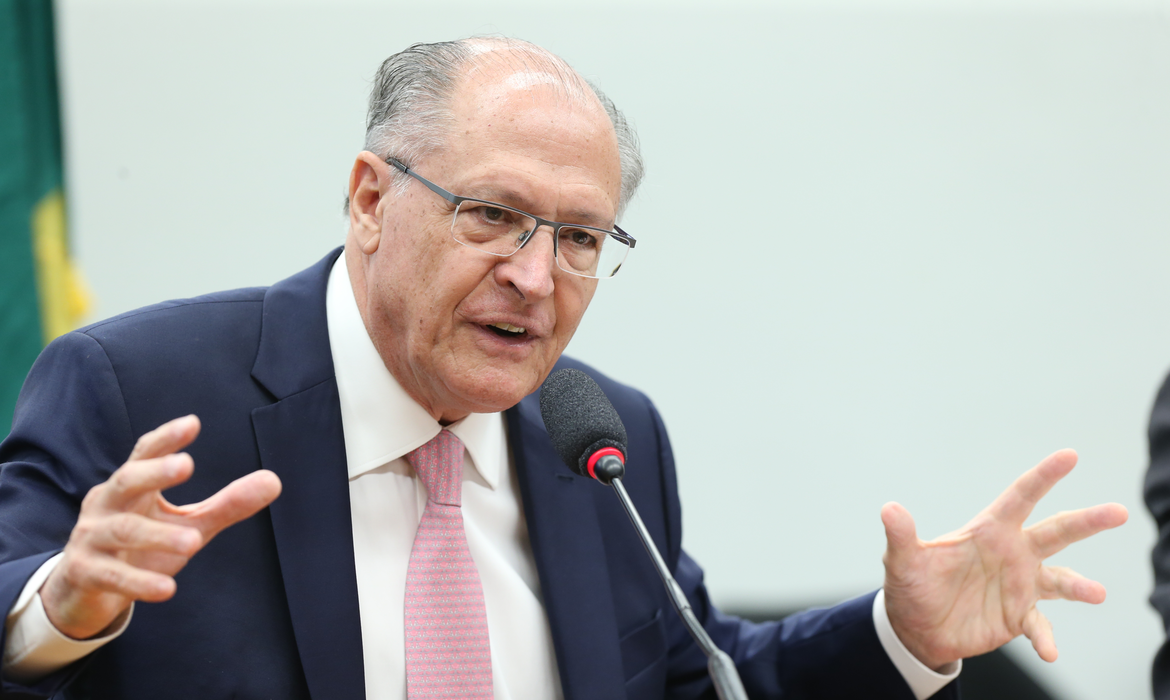 ‘Pode investir mais, o Brasil vai crescer’, diz Alckmin