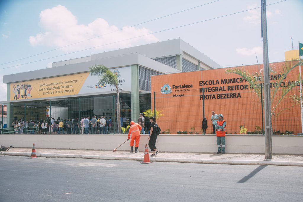Inauguração Da Escola Municipal De Tempo Integral Reitor Roberto Claudio Frota Bezerra (1)