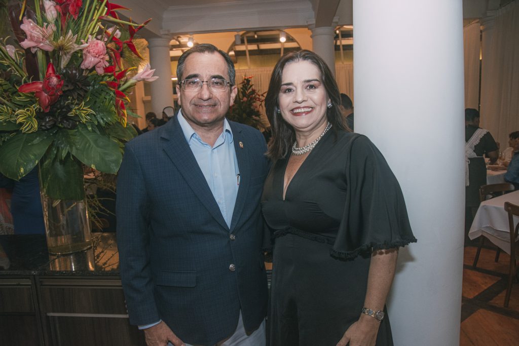 Jardson Cruz E Lia Freire