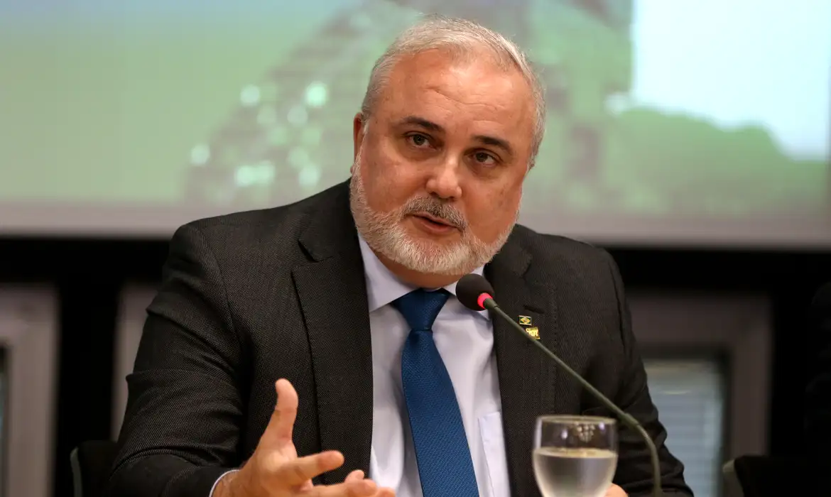 “Presidente Lula jamais pediu para segurar preço”, diz Prates “Presidente Lula jamais pediu para segurar preço”, diz Prates
