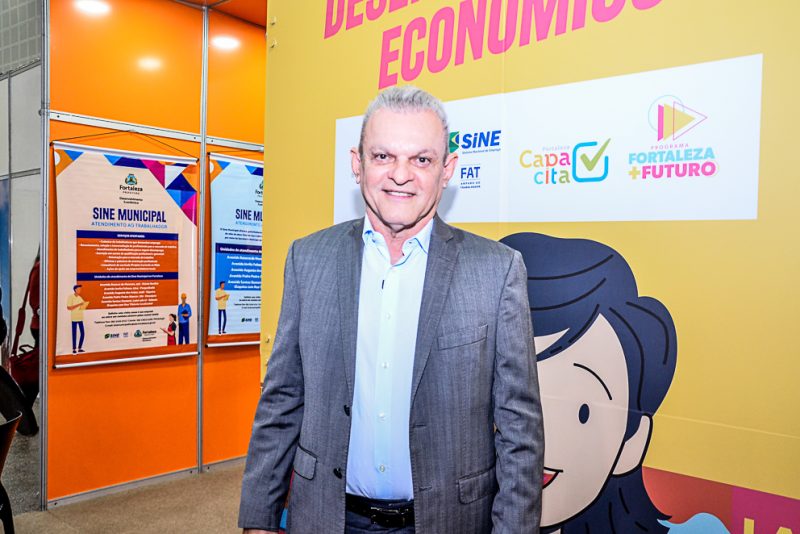 A Nova Economia - Expolog 2023 tem início com palestra magna de João Kepler, maior investidor-anjo do Brasil
