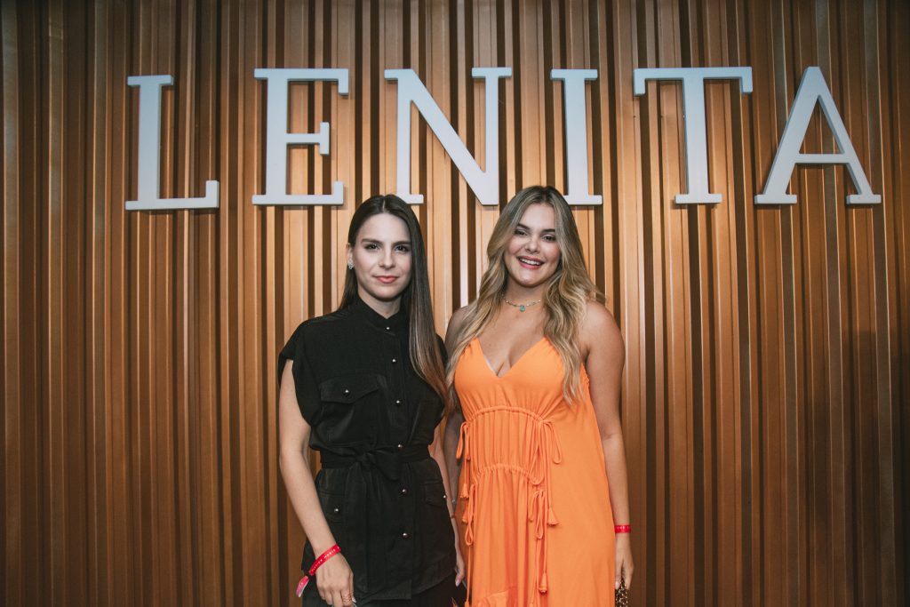 Lara Linhares E Nicolle Vichnevski (2)