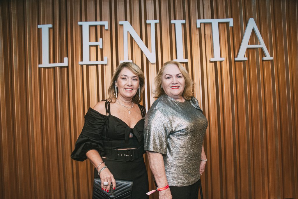Monica Peixoto E Dina Peixoto