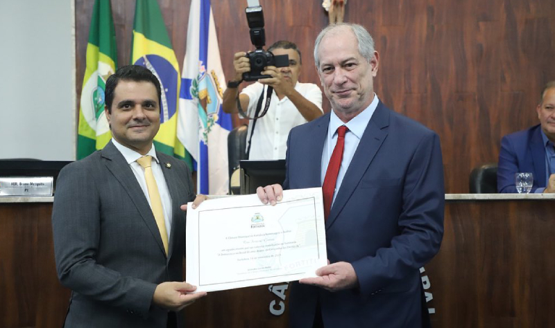 Com mediação de Gardel Rolim, CMFor realiza seminário sobre ‘Diretas Já’