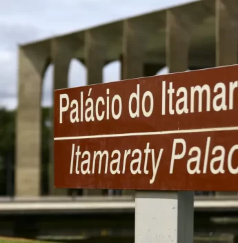 Brasil contesta classificação de “risco médio” por desmatamento feita pela União Europeia