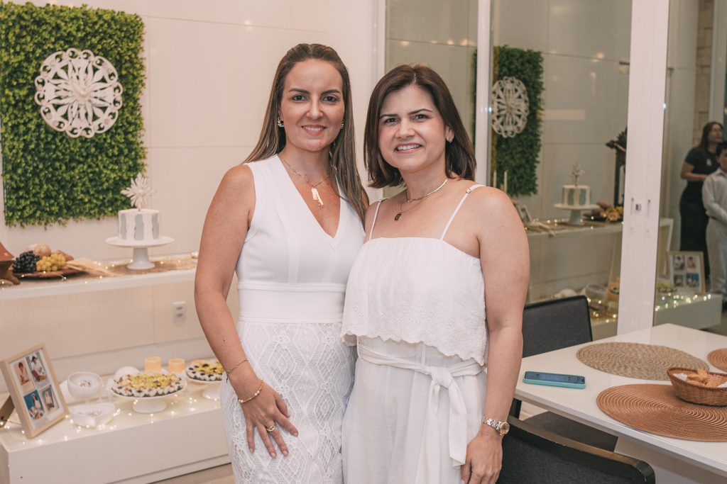 Raquel Vasconcelos E Ticiana Brigido
