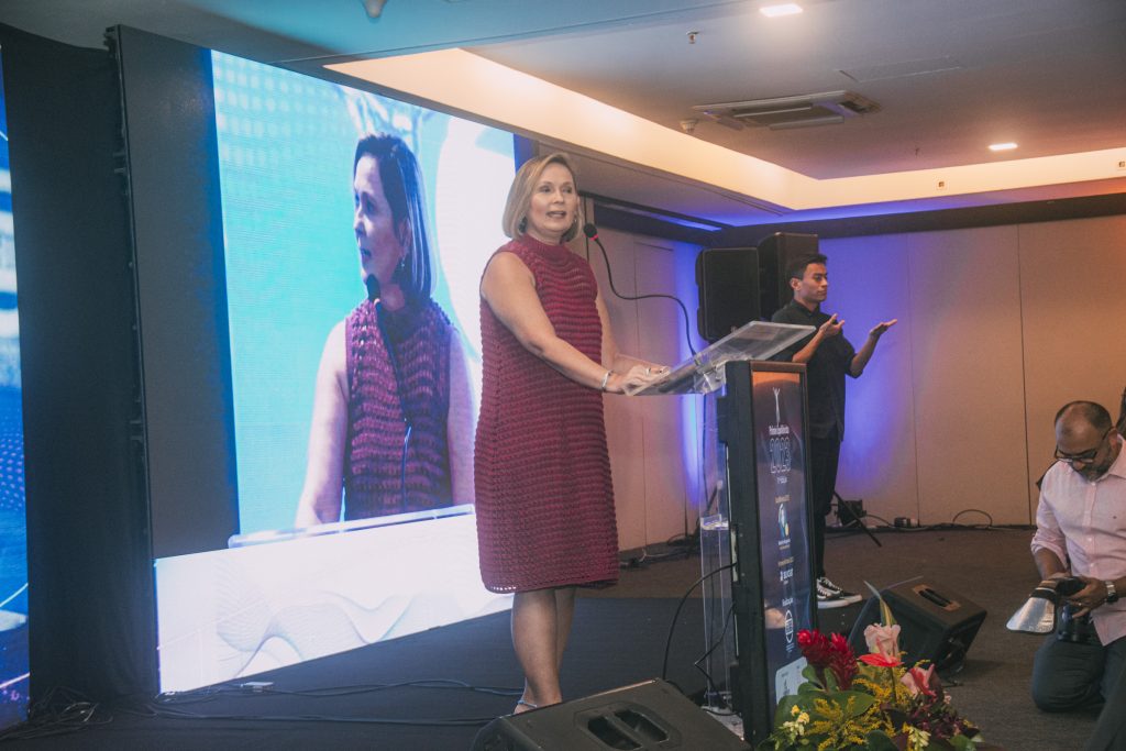 Rennata Santiago (2)