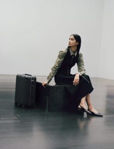 Rimowa Distinct Cabin Beautyshoot Jackday Museesoulages 9 E1699293860885