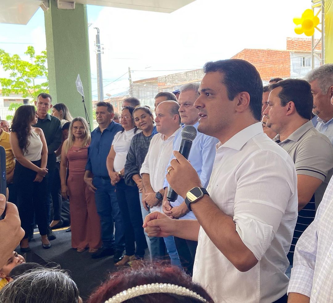 Gardel Rolim participa da entrega da Escola Municipal de Tempo Integral Reitor Roberto Cláudio Frota Bezerra