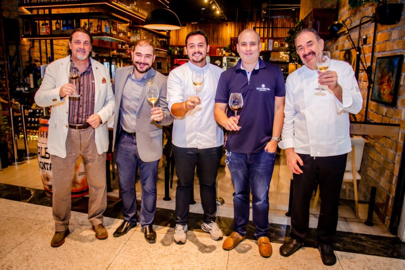 Vittorio Ghia, Sommelier Eugênio Ferreira, Chef Victor Bezerra, André Linheiro E Chef Alberto Martinelli (2)