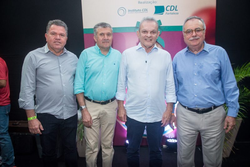 Gratidão - Abertura do 27º Natal de Luz encanta o público na Praça do Ferreira com show inédito de Geraldo