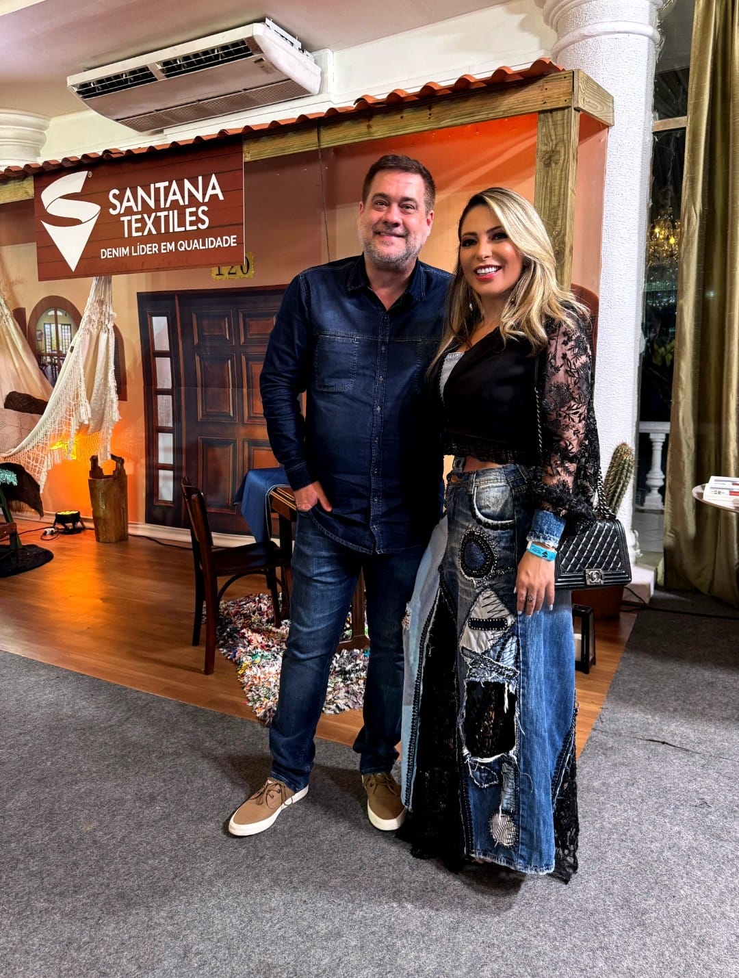 Rainha do Jeans, Thaty Rabello, prestigia evento especial da Santana Textiles, valorizando mais uma vez a moda genuinamente nordestina