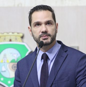 Decisão judicial restabelece Guilherme Bismarck à presidência do PDT em Aracati