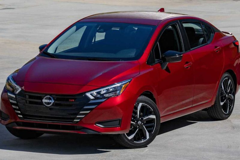 2023 Nissan Versa Front 3 4
