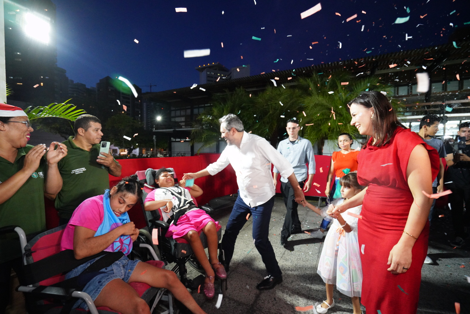 Governo Elmano presenteia crianças cearenses no Natal Ceará Sem Fome