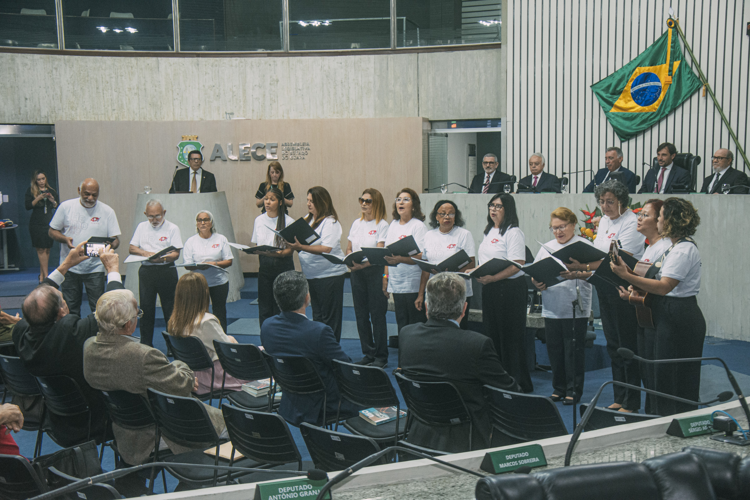 Alece celebra os 40 anos da Sociedade Brasileira de Médicos Escritores