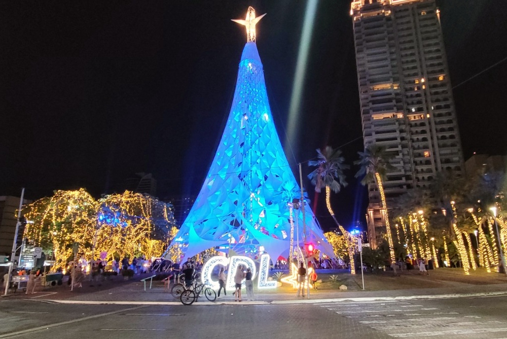 Árvores do Ceará Natal de Luz 2023 ganham temática de velas das jangadas