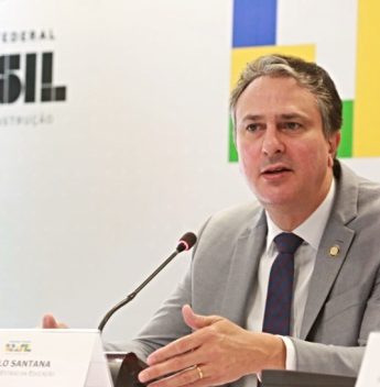 Camilo anuncia liberação de R$ 73,5 milhões para o educação brasileira