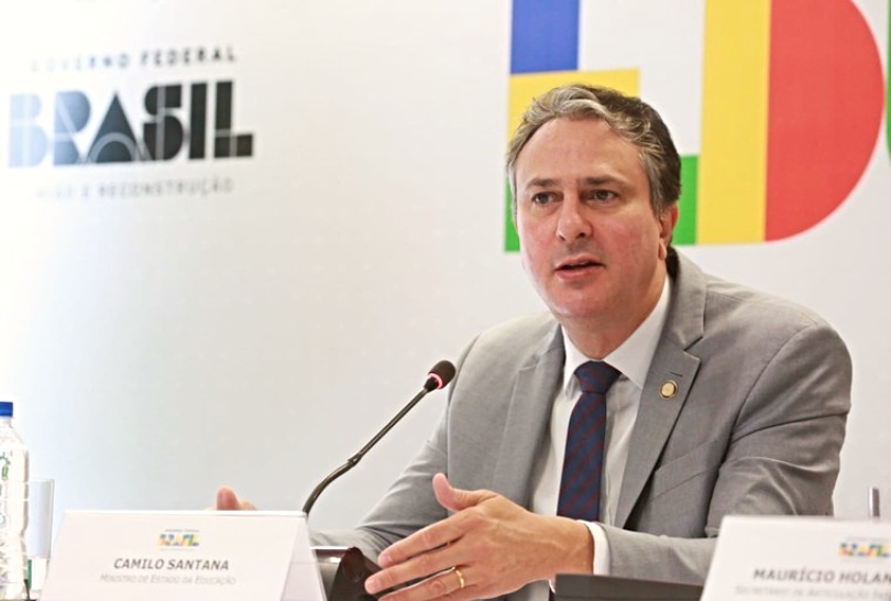 Camilo anuncia liberação de R$ 73,5 milhões para o educação brasileira