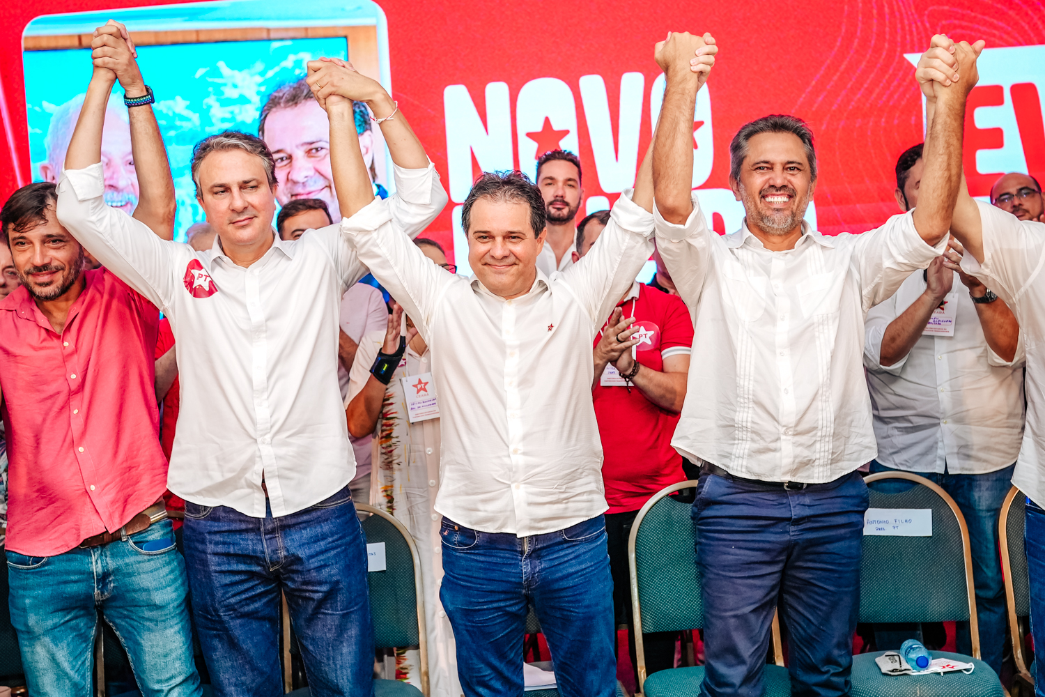 Camilo Santana, Elmano de Freitas e Romeu Aldigueri parabenizam Evandro Leitão pela troca de idade