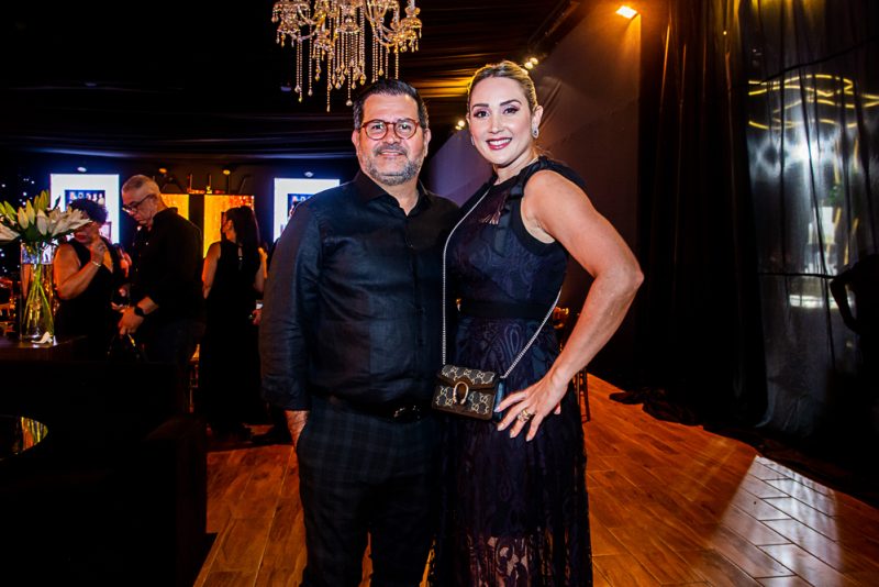 Glamour e sofisticação - Tallis Joias celebra 30 anos de sucesso em luxuosa festa com apresentações de Latino e Daniel Boaventura